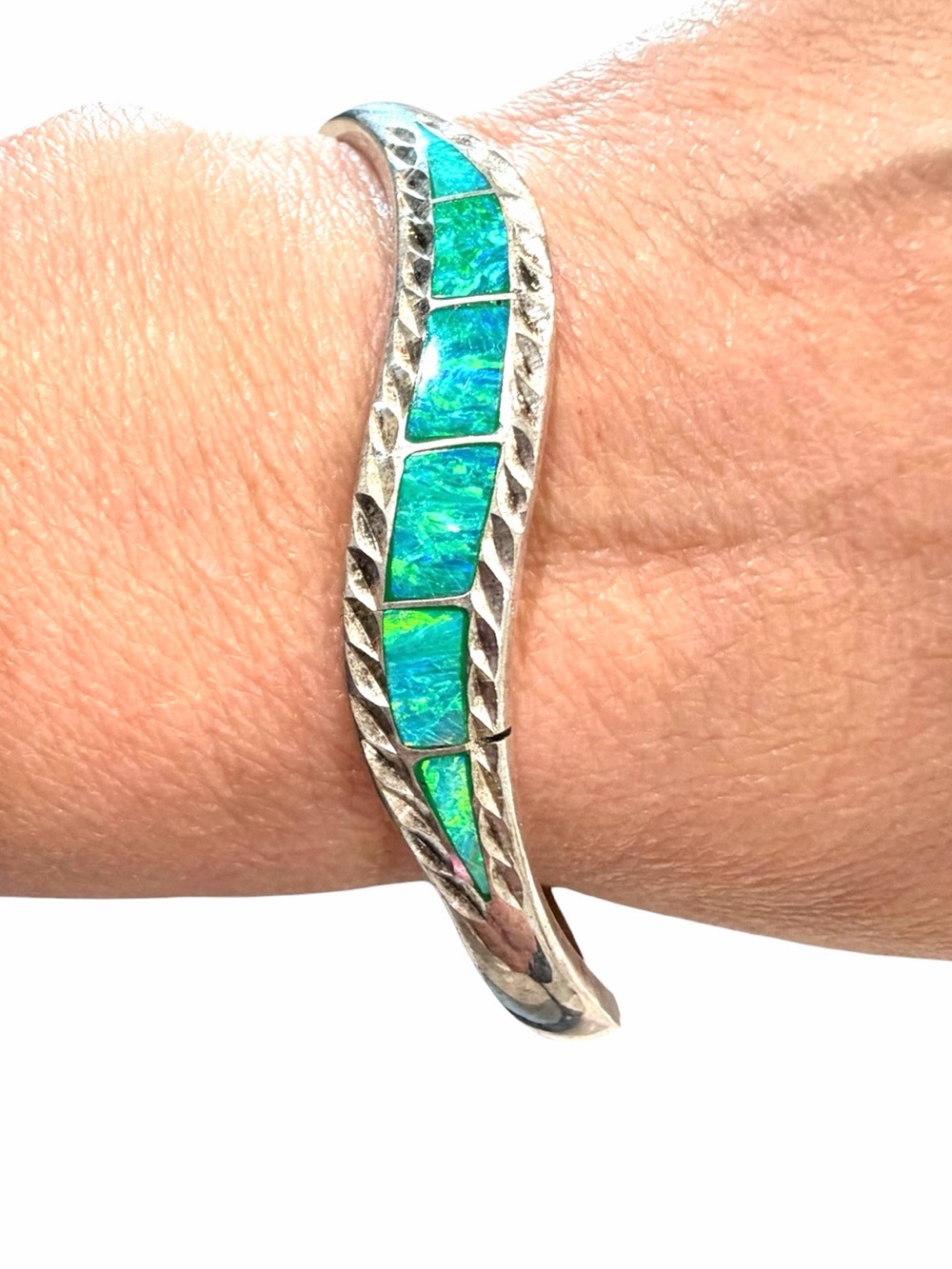 Vintage Mexico 925 Sterling Silver Blue Green Opal Inlay Hinged Bangle Bracelet